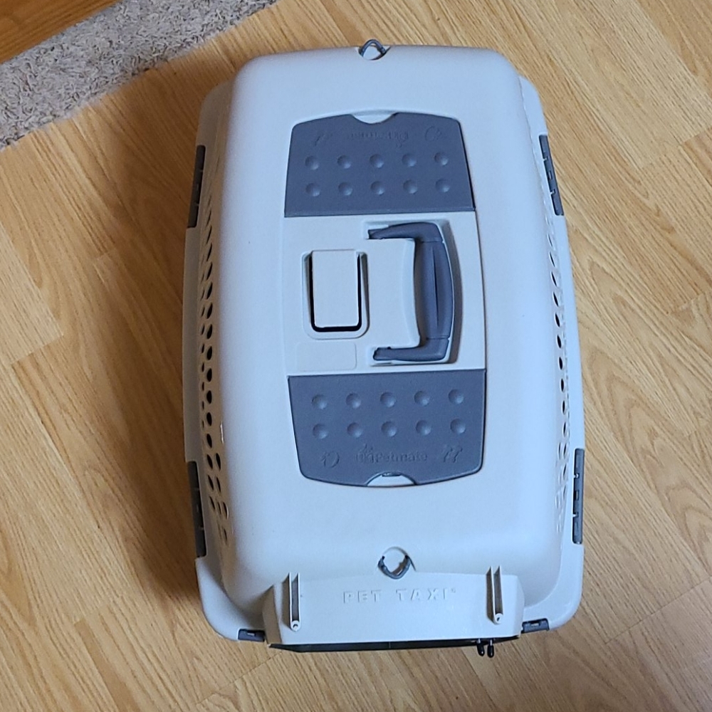 Small Petmate Pet Taxi